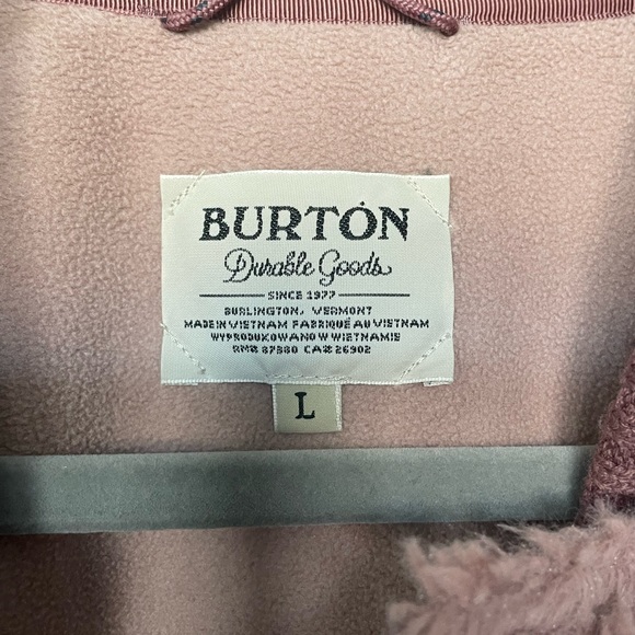 Burton Women’s Pink Fuzzy Jacket size Large - Picture 2 of 4